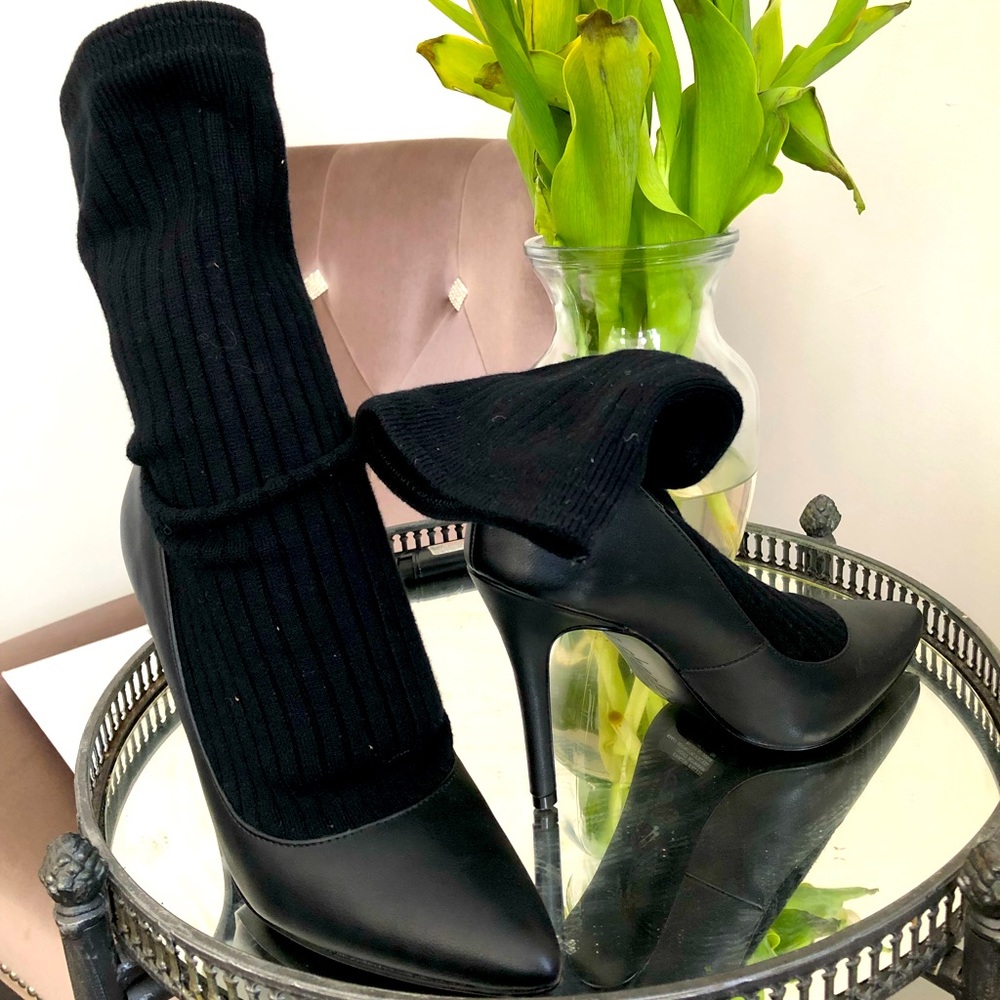 NIB Charles by Charles David Bootie w/ 4” heel